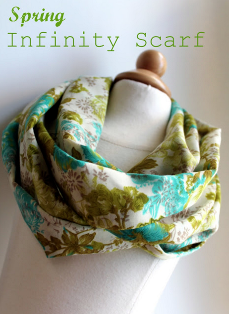 EASY Infinity Scarf Tutorial. Great gift idea. MUST try! From The Cottage Mama