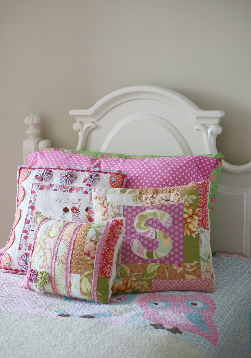 Children at Play Scalloped Pillow by Lindsay Wilkes from The Cottage Mama. As seen on Fons and Porter 'Love of Quilting'.