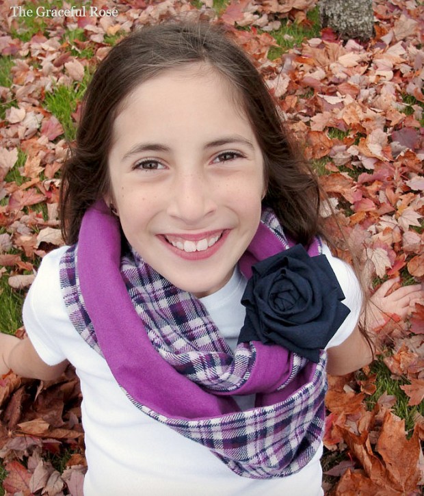 Cuffed Infinity Scarf Tutorial from The Cottage Mama. www.thecottagemama.com