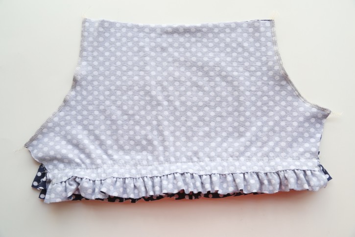 Ruffle Shorts Tutorial from The Cottage Mama. 