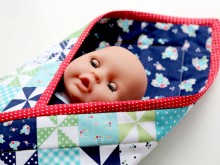 Baby Doll Pouch Blanket Tutorial